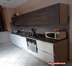 Case - Carrara appartamento con tre camere