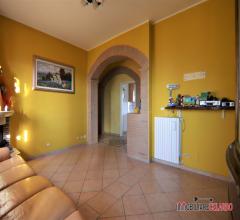 Case - Appartamento con ingresso semi indipendente