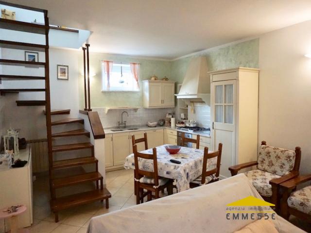 Case - Casa con giardino in vendita a massa