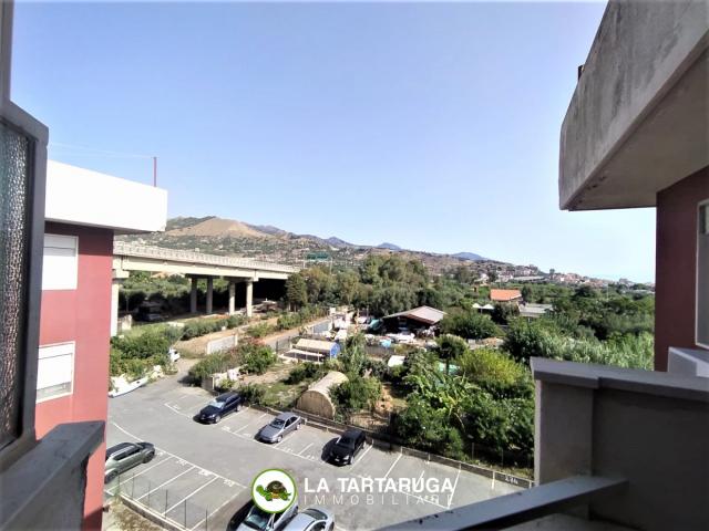 Case - Panoramico trivani con ampia cantina e posto auto