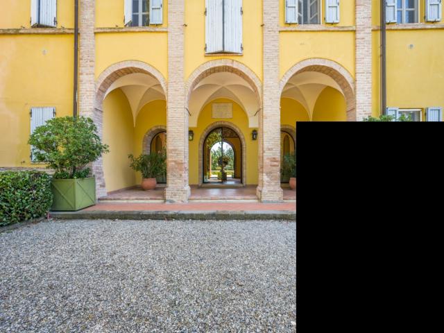 Case - Appartamento con giardino ex convento del 1500 con piscina e parco