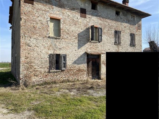 Case - Rustico in sassi da ristrutturare con stalla/fienile e giardino a fontanellato