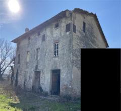 Case - Rustico in sassi da ristrutturare con stalla/fienile e giardino a fontanellato