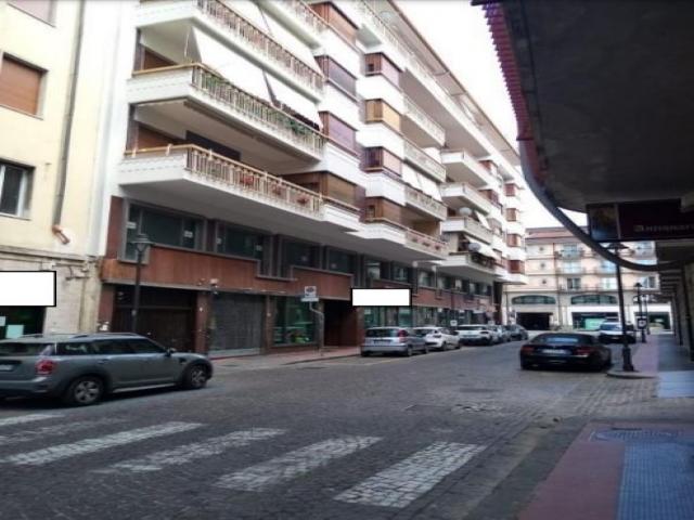 Case - Appartamento 7 vani posto al quarto piano