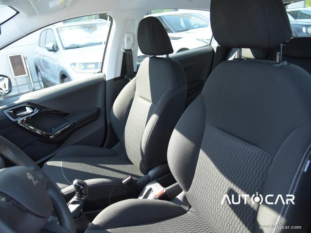 Auto - Peugeot 208 puretech 68 5p. active