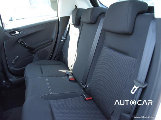 Auto - Peugeot 208 puretech 68 5p. active
