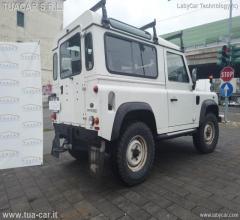 Auto - Land rover defender 90 2.4 td4 station wagon e