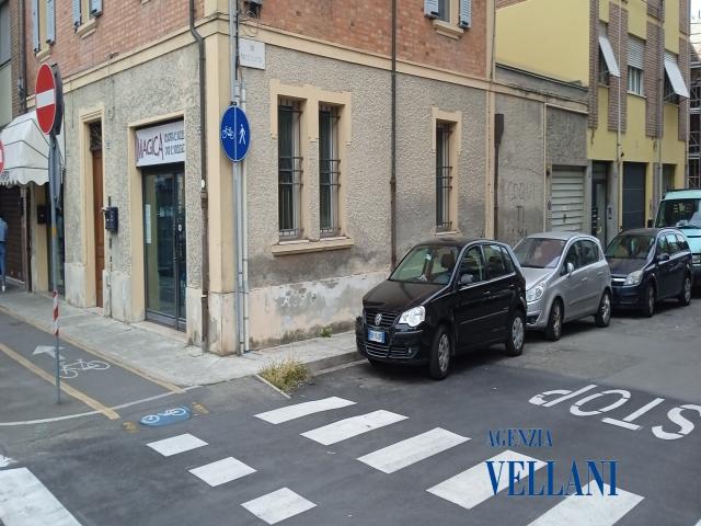 Affittasi negozio in centro storico a carpi