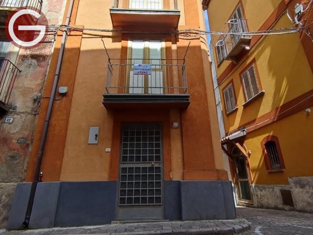 Casa indipendente in vendita a cinquefrondi centrale