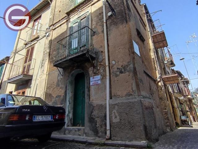 Casa indipendente in vendita a cinquefrondi centrale