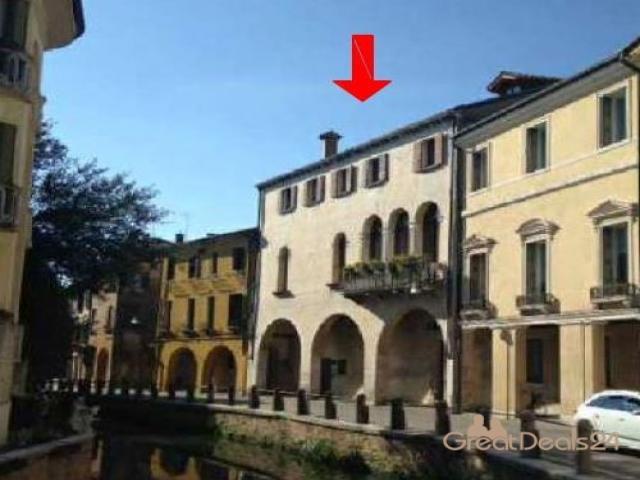 Case - Palazzo storico - via roggia, 12-14-16