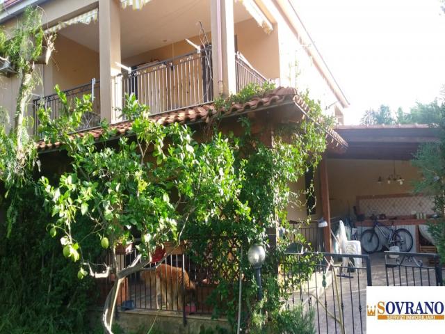Appartamenti in Vendita - Carini/villagrazia di carini: villa bifamiliare su 3 livelli con spazio esterno