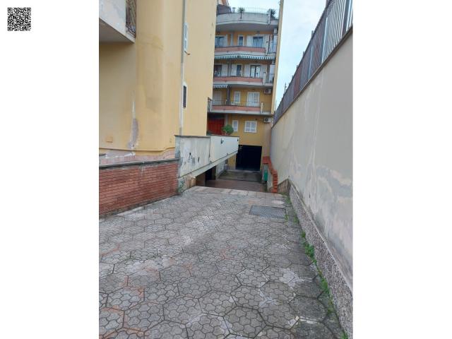 Case - Box doppio ,in parco casalnuovo zona licignano