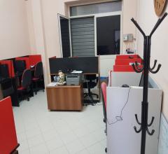 Case - Fittasi locale arredato per call center