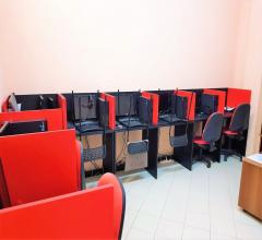 Case - Fittasi locale arredato per call center