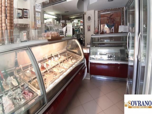 Case - Villagrazia di carini: rinomata gelateria