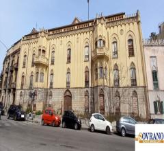 Piazza p.pe di camporeale/corso finocchiaro aprile: edificio storico-artistico su 3 piani