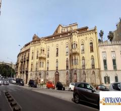 Case - Piazza p.pe di camporeale/corso finocchiaro aprile: edificio storico-artistico su 3 piani