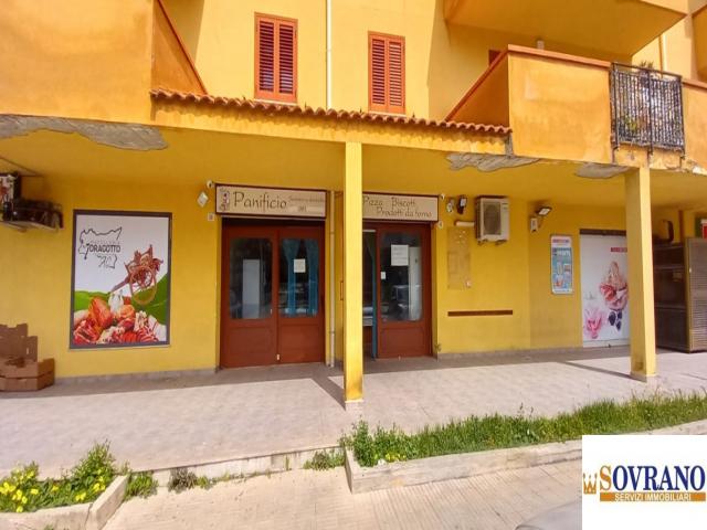 Case - Carini: locale commerciale cat. c/1 mq 70