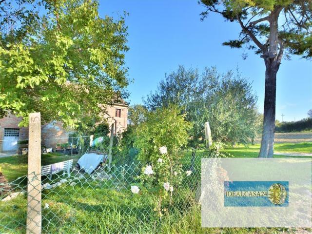 Appartamenti in Vendita - Rustico in vendita a montefano montefanovecchio