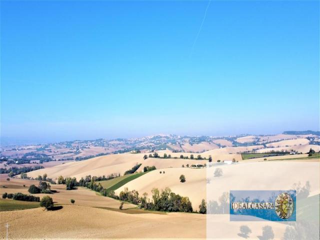 Appartamenti in Vendita - Terreno agricolo in vendita a montefano montefanovecchio