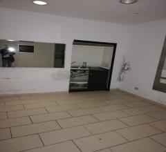Case - Barberini tritone, negozio in locazione
