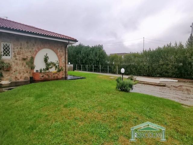 Case - Villa con giardino in vendita ad uzzano