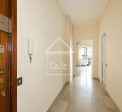 Case - Battistini, appartamento in comprensorio privato