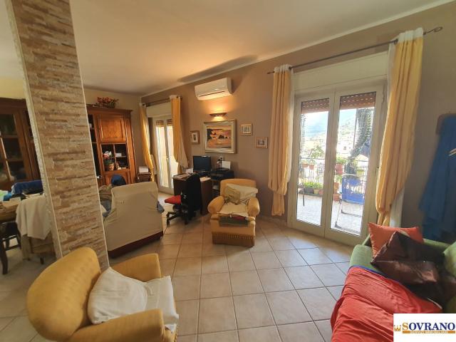 Case - Monreale: panoramico appartamento 6° piano con terrazzo