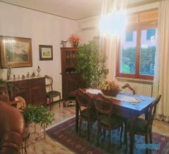 Villa con giardino