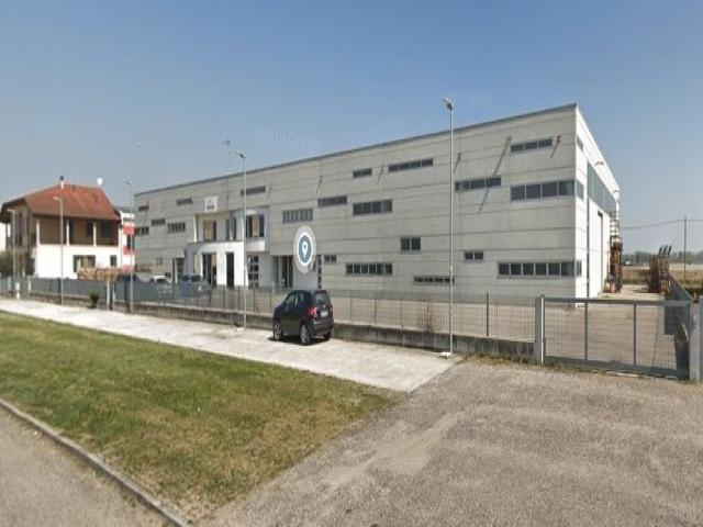 Case - Salizzole vr - capannone industriale di circa 3.300 mq con appartamento del custode - altezza 7.30 m