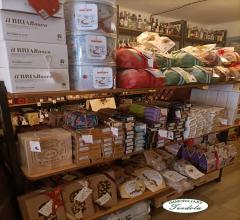 Enoteca e rivendita di prodotti alimentari carrara centro