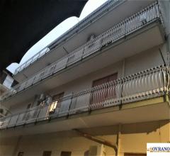 Case - Villabate: appartamento su 2 livelli con terrazzo