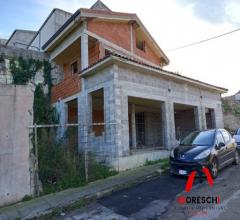 Case - Ossi grezzo indipendente con cortile e vista panoramica