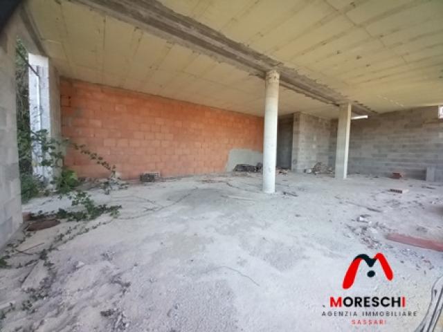 Case - Ossi grezzo indipendente con cortile e vista panoramica