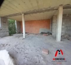 Case - Ossi grezzo indipendente con cortile e vista panoramica