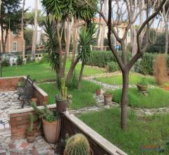 Appartamento  zona mare con giardino e garage