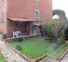 Case - Appartamento  zona mare con giardino e garage