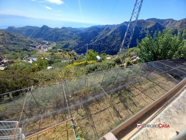 Appartamenti in Vendita - Tipoldo, casa indipendente con ampio terreno