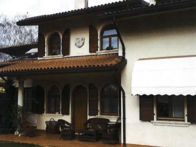 Case - Marcellise (vr) - villa singola multipiano di oltre 400mq su lotto di terreno a giardino per 1000mq
