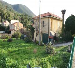 Villa bifamiliare con terreno, box vendita a cisano sul neva