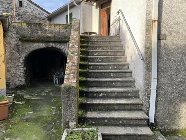 Case - Casa nel borgo di mocrone