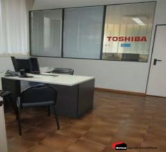 Case - Thiene: ufficio/sudio di 95 mq circa, doppia entrata indipendente, ampio parcheggio