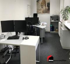 Case - Thiene: ufficio/sudio di 95 mq circa, doppia entrata indipendente, ampio parcheggio