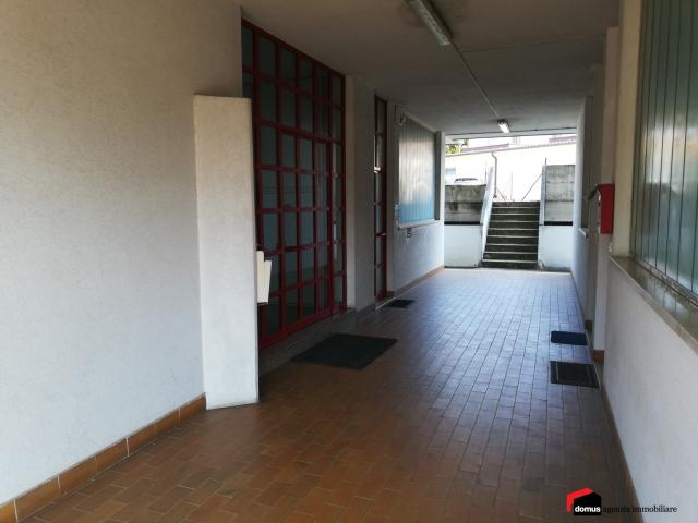 Case - Thiene: ufficio/sudio di 95 mq circa, doppia entrata indipendente, ampio parcheggio