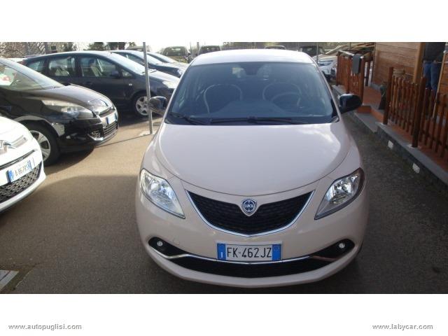 Auto - Lancia ypsilon 1.2 69 cv 5p. gold