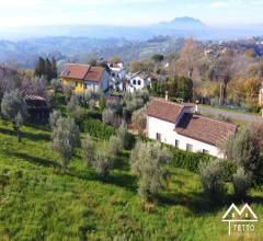 Case - Terreno edificabile panoramico e vicino ai servizi