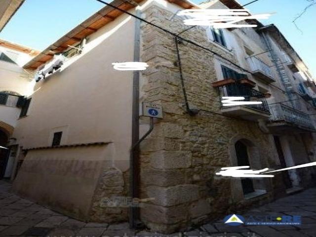 Immobili-immobile residenziale - angolo via massimiliano d'ettorre n. 2 - via dante alighieri n.18 Case - Immobili-immobile residenziale - angolo via massimiliano d'ettorre n. 2 - via dante alighieri n.18