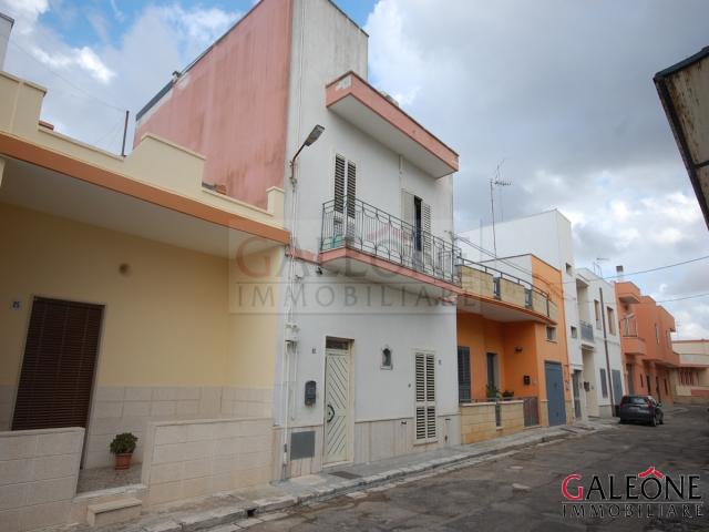 Case - Galatina in zona periferica abitazione indipendente su due livelli.