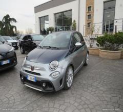 Auto - Abarth 695 1.4 turbo t-jet rivale